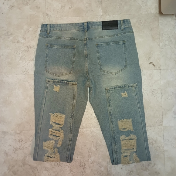 BooHoo Man distressed jeans - Picture 3 of 3